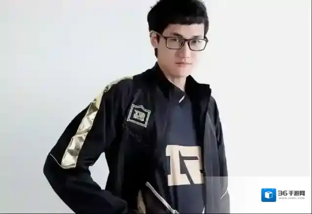 前闪电狼职业选手 如今的LPL顶级打野Karsa